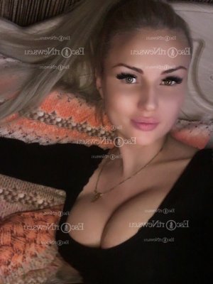 Maely independent escort and sex contacts